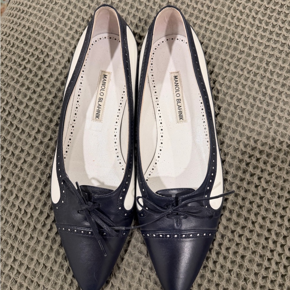Manolo Blahnik Leather Bow Accents Ballet Flats